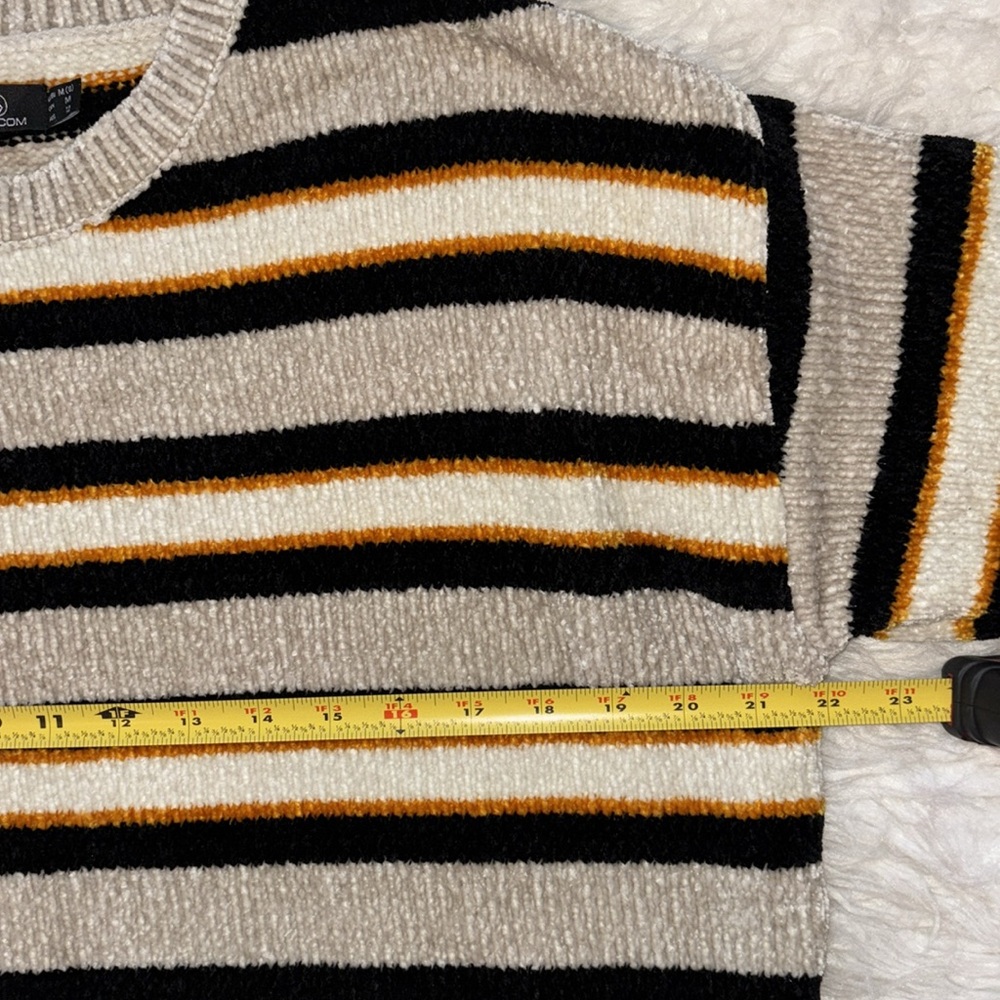 Volcom Bubble Tea Cropped Crew Neck Sweater in Bone, Size M - Picture 6 of 16